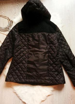Черная стеганая короткая куртка карманами капюшоном теплая ветровка батал большого размера5 фото