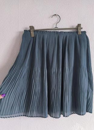 Нежная юбка плиссе грязно-голубого цвета1 фото