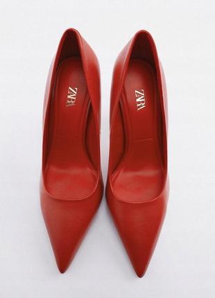 Стильні червоні шкіряні туфлі zara натуральна шкіра