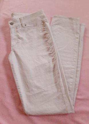 Базові білі джинси