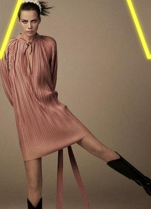 Zara пудрово-рожеве плаття плісе вільного/9383/