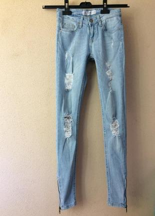 Брендовые рваные джинсы скини, 24