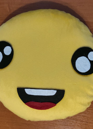 Подушка зачарований смайлик
