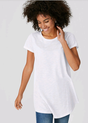 Базова біла футболка
