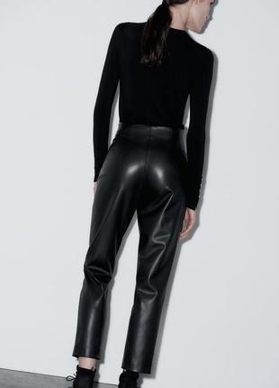 Черные брюки из кожи с высокой посадкой  zara кожаные штаны зара2 фото