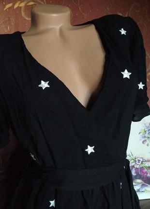 Черное короткое платье с белыми звездочками с пояском от by clara paris2 фото