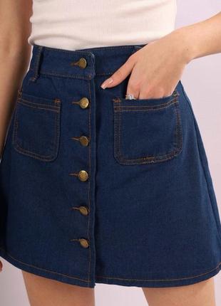 Стильна джинсова жіноча спідниця на гудзиках зпереду темно синя спідниця джинс весняна жіноча спідниця з гудзиками1 фото