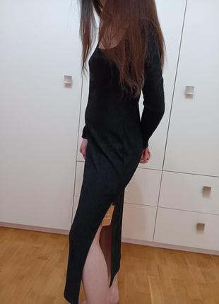 Бомбезное вечернее платье миди.