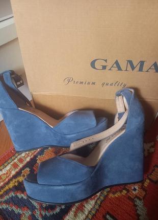Блакитні босоніжки gama