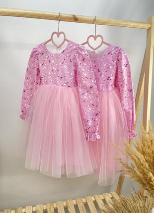 Платье с розовым фатином цветочный принт1 фото
