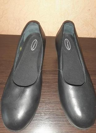 Продам новые кожаные ботинки lavoro (41p,)1 фото