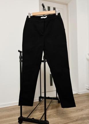 Чорні класичні брюки