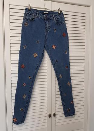 Стильные оригинальные джинсы с вышивкой tu2 фото