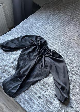Блузка-топ чорна на запах