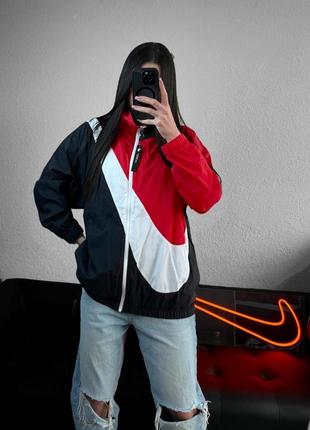 Ветровка nike swoosh оверсайз ветровка найсвя спортивная куртка черная белая красная5 фото