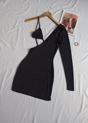 Чёрное асимметричное платье мини с одним рукавом4 фото
