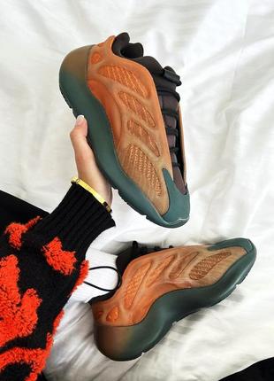 Крутые женские и мужские кроссовки adidas yeezy 700 v3 fade оранжевые