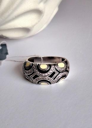 Серебряное кольцо с черной/ белой эмалью и цирконами2 фото