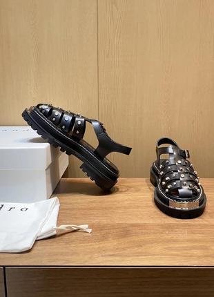 Леопардовые сандалии sandro черные
