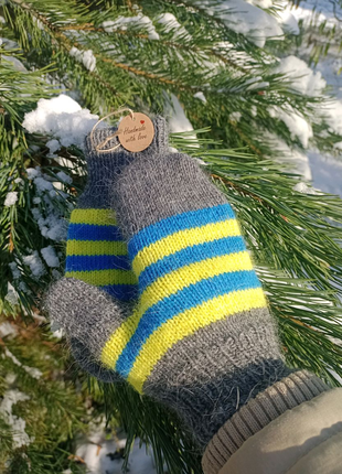 Рукавички пухнасті жовто-блакитні в'язані