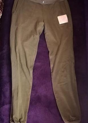 Жіночі спортивні штани.