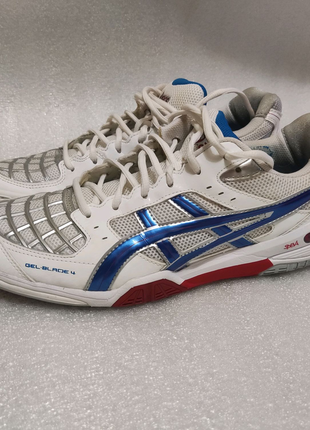 Кроссовки asics.