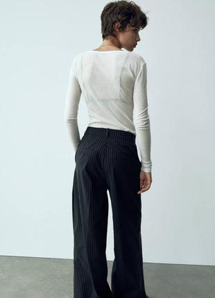 Черные брюки в полоску zara, высокая посадка, широкие штанины4 фото