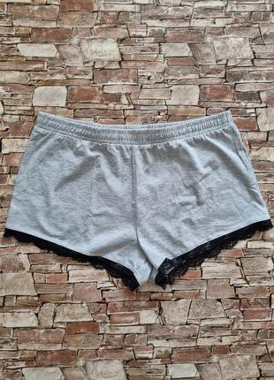 Пижамные шорти sinsay с кружевом.