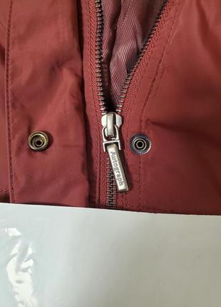 Гарна брендова легка куртка з капюшоном8 фото