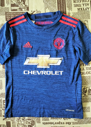 Футболка adidas на 9-10 лет