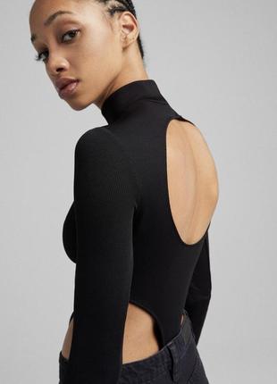 Боди гольф bershka