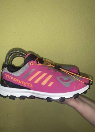 Жіночі кросівки для біга