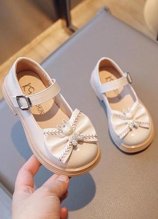 Дитячі стильні туфлі для дівчаток