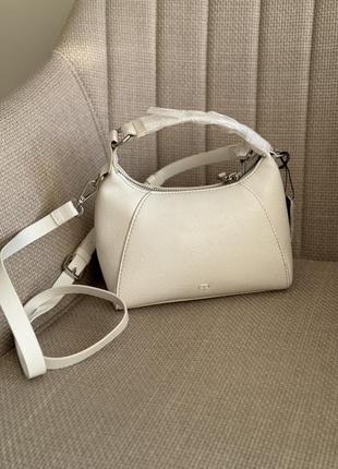 Новая стильная белая маленькая сумочка