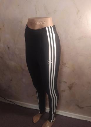 Спортивные штаны adidas