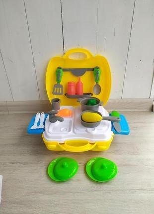 Набір дитяча кухня набір посуду дитячий набір кухня у валізі1 фото