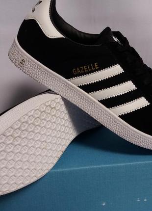 Кеди жіночі чорно-білі adidas gazelle4 фото