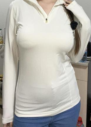 Кофта трендова, з застібкою на шиї, ткань дуже приємна до тіла, як друга шкіра