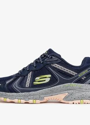 Тренинговые кроссовки sketchers.  38 размер 25см очень мягкие и легкие для повседневной ходьбы. анатомическая стелька всекрюки. обзаелялись 2 раза.