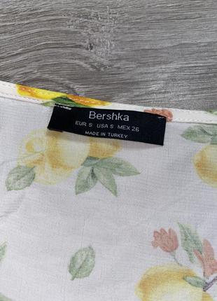 Блуза на короткий рукав блузка у принт лимони  bershka, s3 фото