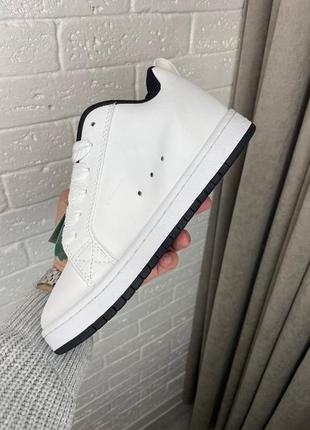 Трендові жіночі кросівки dc sneaker shoes white black білі з чорним4 фото