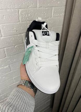 Трендові жіночі кросівки dc sneaker shoes white black білі з чорним2 фото