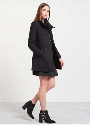 Брендовое черное демисезонное пальто с карманами reserved этикетка1 фото