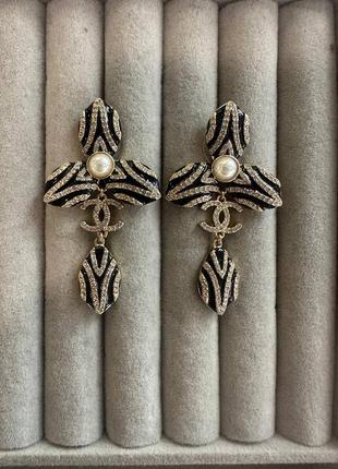 Брендовые серьги в позолоте с цирконами