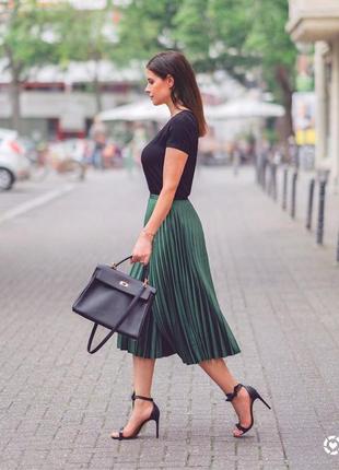 Смарагдова спідниця міді