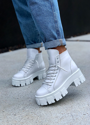 Ботинки из натуральной белой кожи