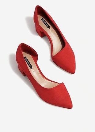 Туфлі човники stradivarius