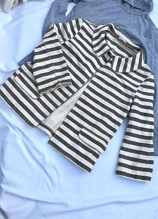 Класний жакет накидка в полоску