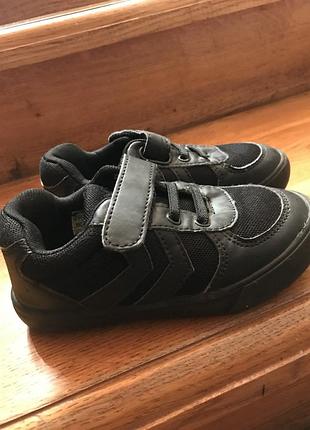 Кросівки 29р маломірні