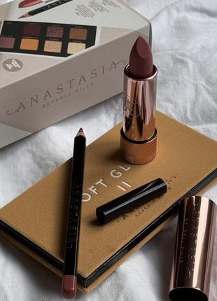 Трио anastasia beverly hills